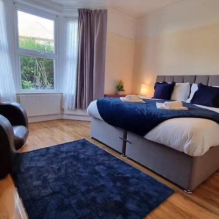 Brynland By Cliftonvalley Bristol