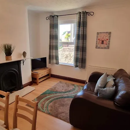 Brynland By Cliftonvalley * Bristol